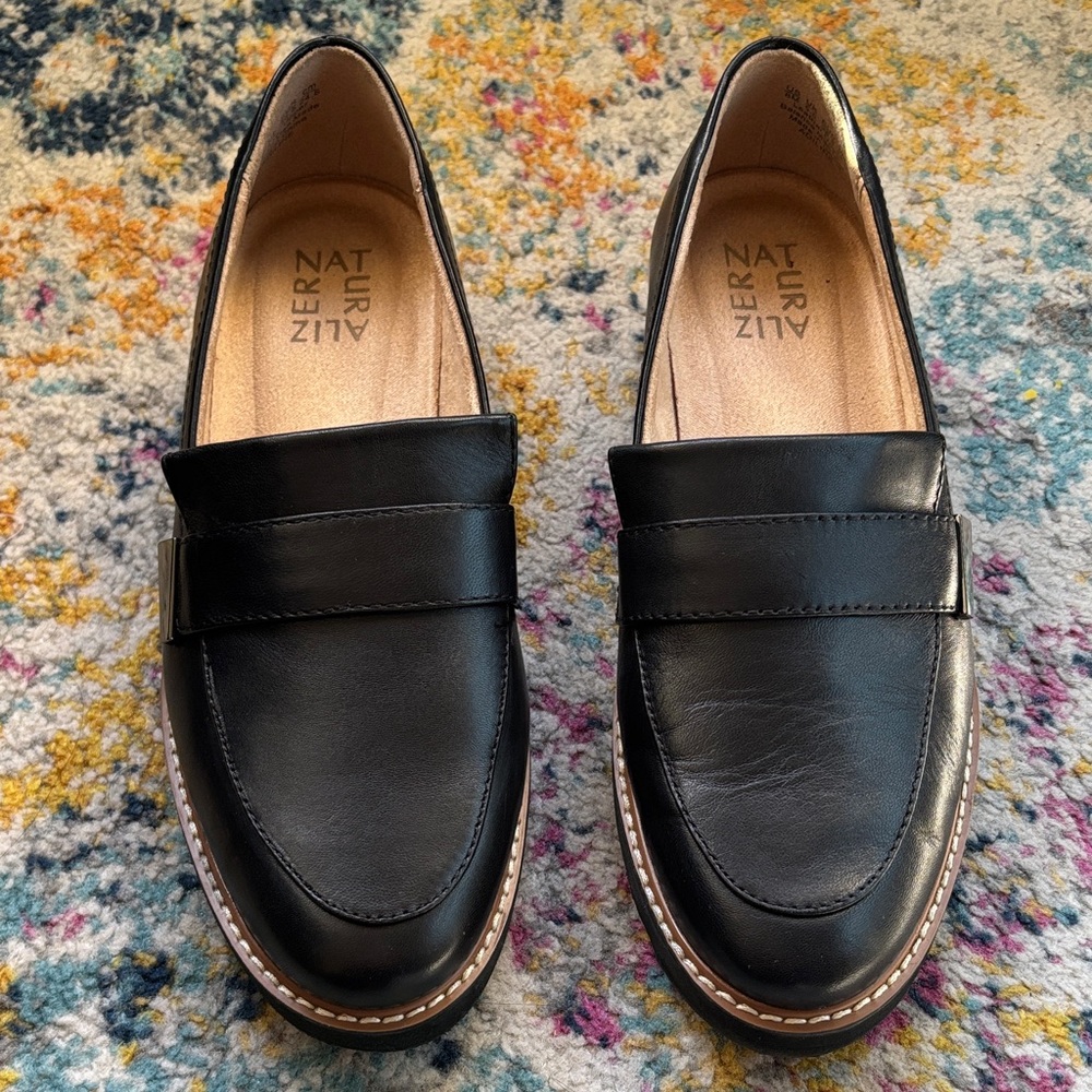 Naturalizer Black Leather Loafers